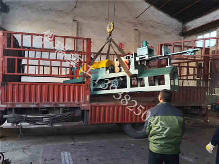 2017年第一批倒立式拉絲機(jī)發(fā)往孟州